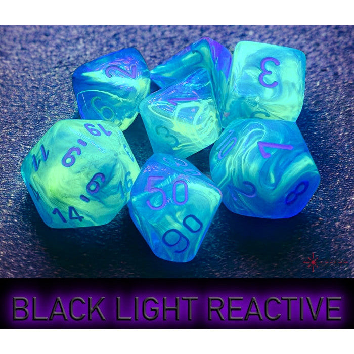 Festive Waterlily/white Polyhedral 7-Dice Set