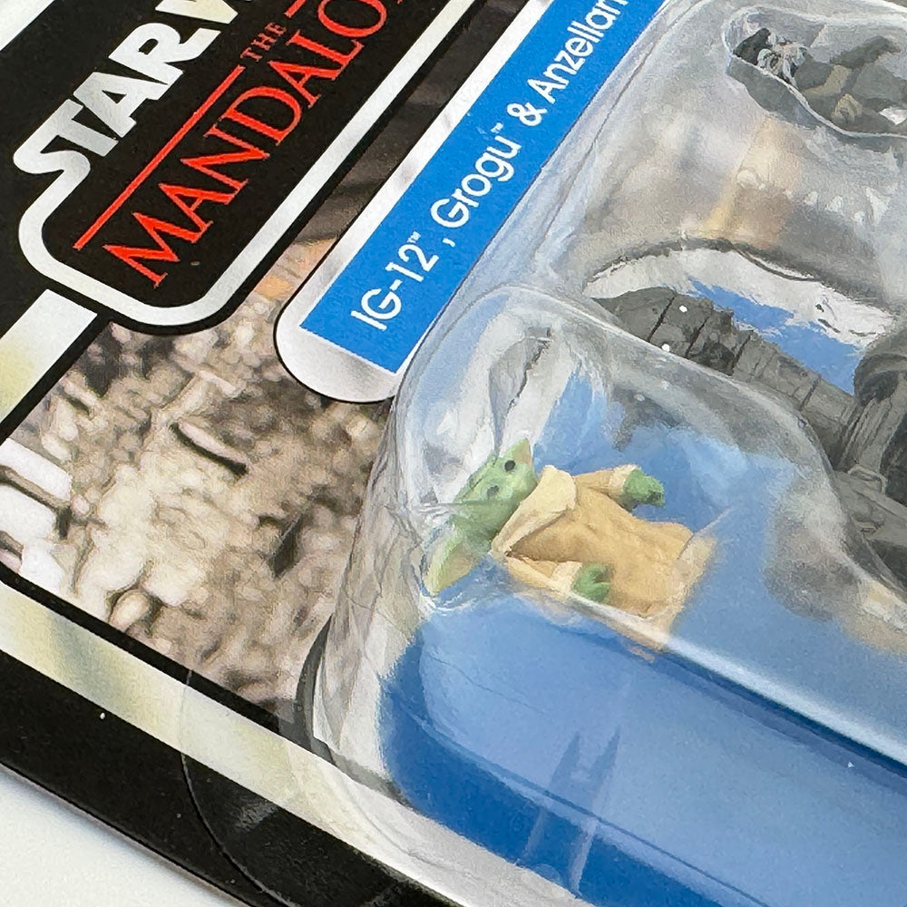 Hasbro Kenner Star Wars The Mandalorian IG-12, Grogu, and Anzellan Retro Collection Action Figure