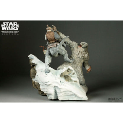Sideshow Collectibles Luke on Tauntaun Vs. Wampa Diorama