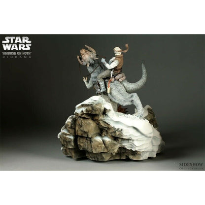 Sideshow Collectibles Luke on Tauntaun Vs. Wampa Diorama
